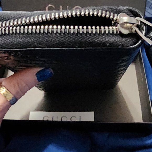 GUCCI MICROGUCCISIMA LEATHER ZIP AROUND WALLET - Picture 9 of 10